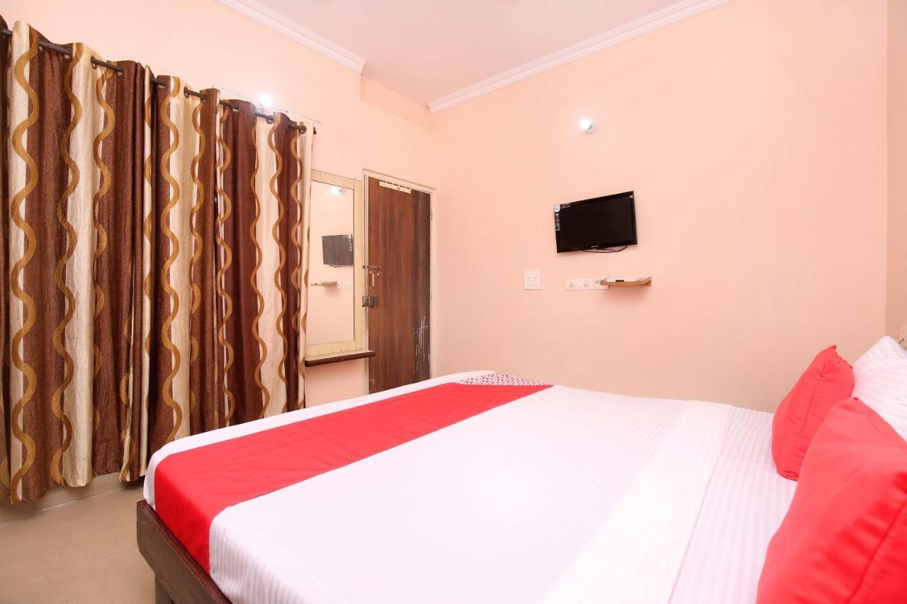 Oyo 24423 Hotel Royal Sohāna Eksteriør billede