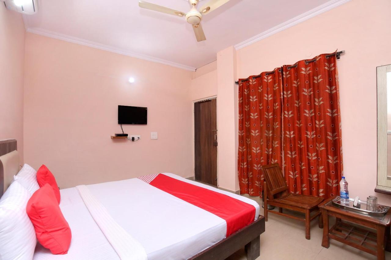 Oyo 24423 Hotel Royal Sohāna Eksteriør billede